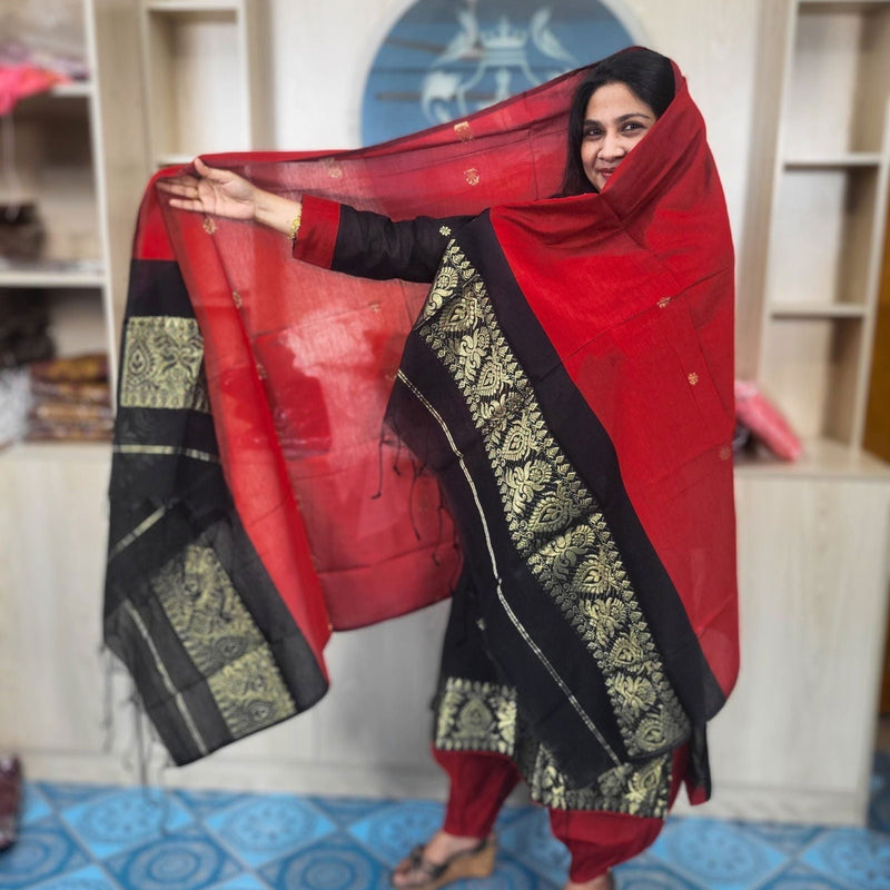 হাফ সিল্ক জামদানি তাঁত কাজের সালোয়ার কামিজ-ব্ল্যাক+রেড মিক্স কালার - China To BD Web