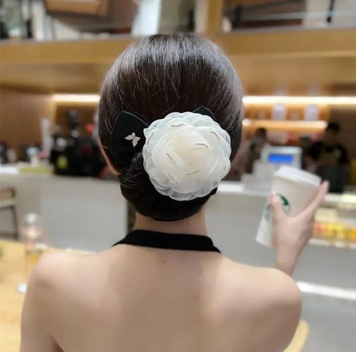 🌸✨ Elegant Flower Hair Bun Maker – স্টাইলিশ হেয়ার বান ক্লিপ ✨🌸