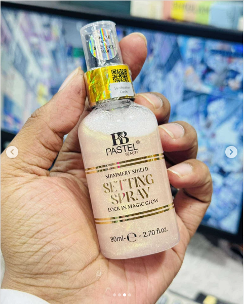 Pastel Beauty Shimmering Shield Setting Spray-𝐒𝐢𝐥𝐯𝐞𝐫