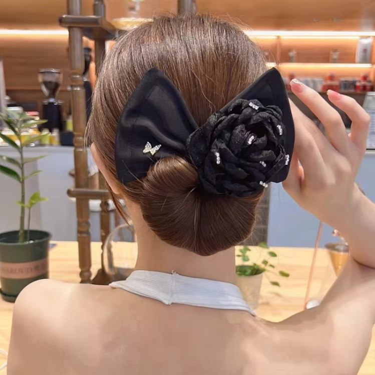 🌸✨ Elegant Flower Hair Bun Maker Black & White – স্টাইলিশ হেয়ার বান ক্লিপ ✨🌸